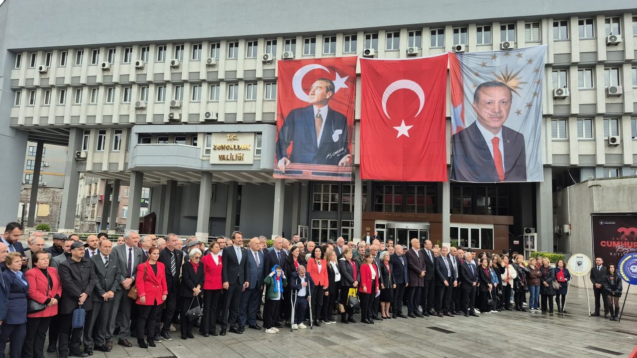 CHP'den Alternatif 29 Ekim Töreni: "Demokrasi ve Hukuk Ortadan Kaldırıldı"