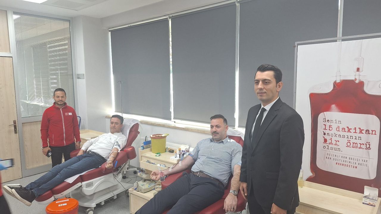 AK Parti Zonguldak Teşkilatından Örnek Davranış! Çağlayan ve Köroğlu’ndan Kan Bağışı