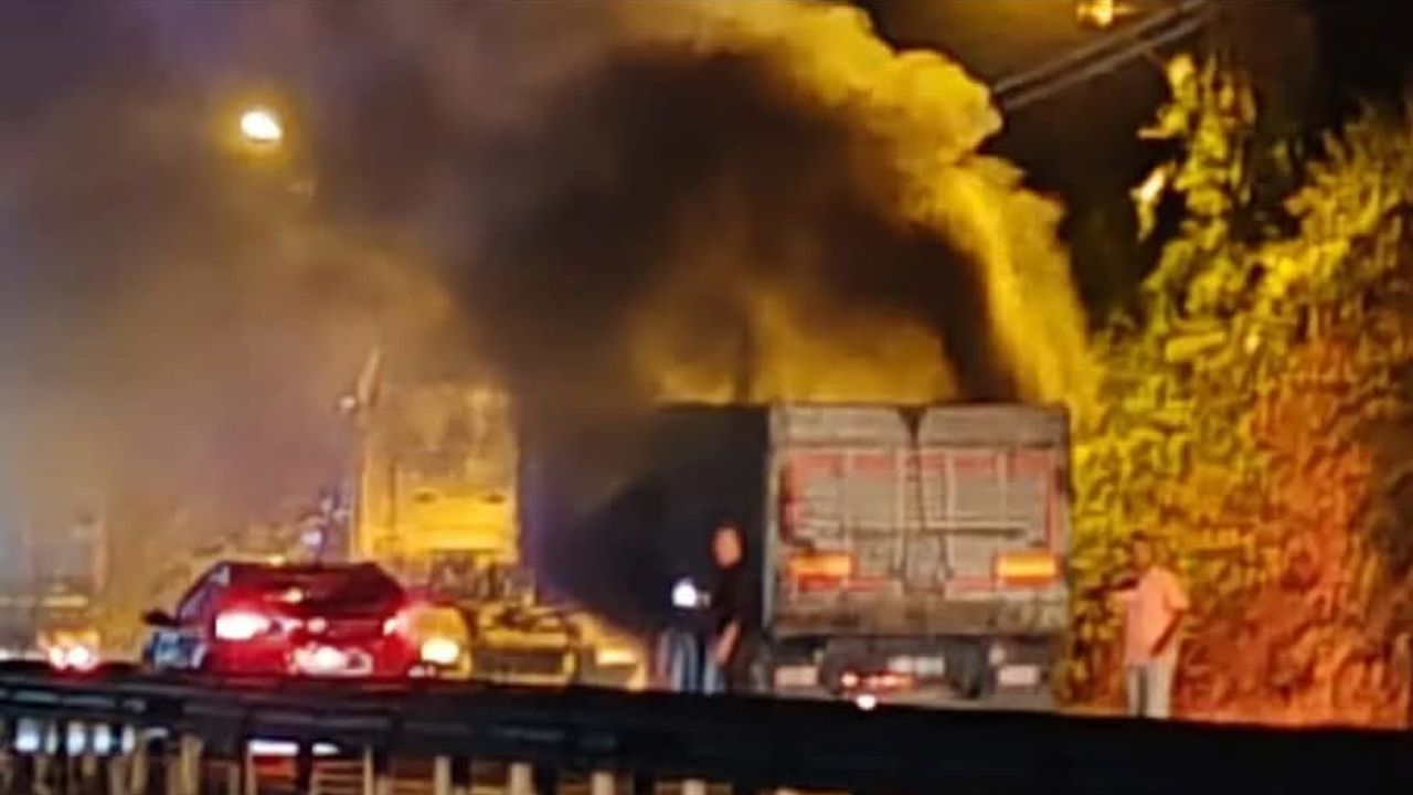 TIR yangını kazaya neden oldu…