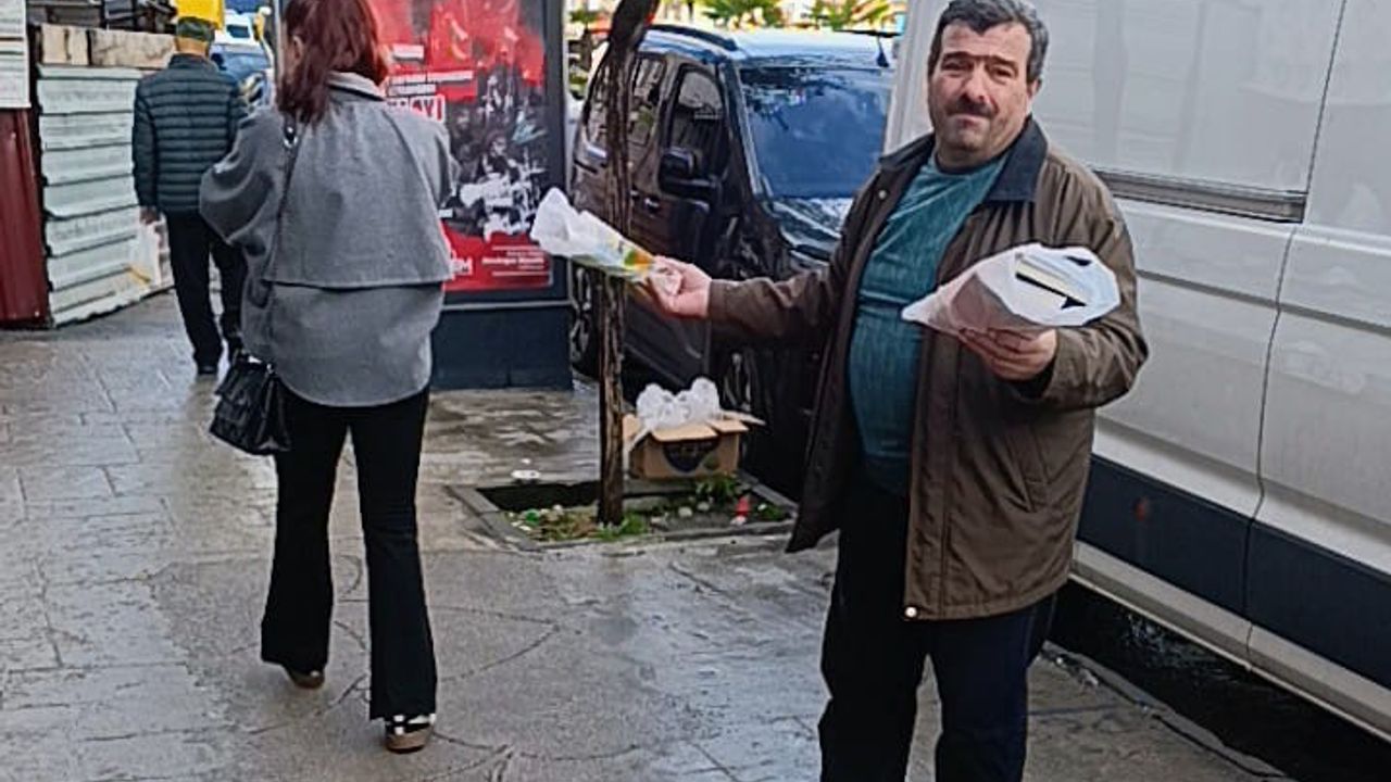 Zonguldak'ta Hayırseverden Ücretsiz Dini Kitap Dağıtımı