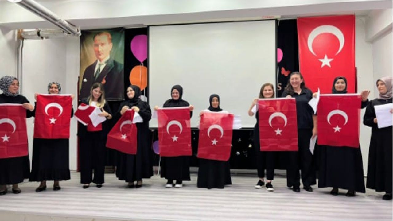 Kilimli’de Cumhuriyet Coşkusu Velilerden Oratoryo Gösterisi