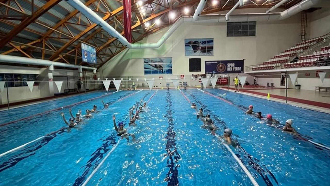 Zonguldak’ta Atatürk’ü Anma Yüzme Yarışları Başlıyor...