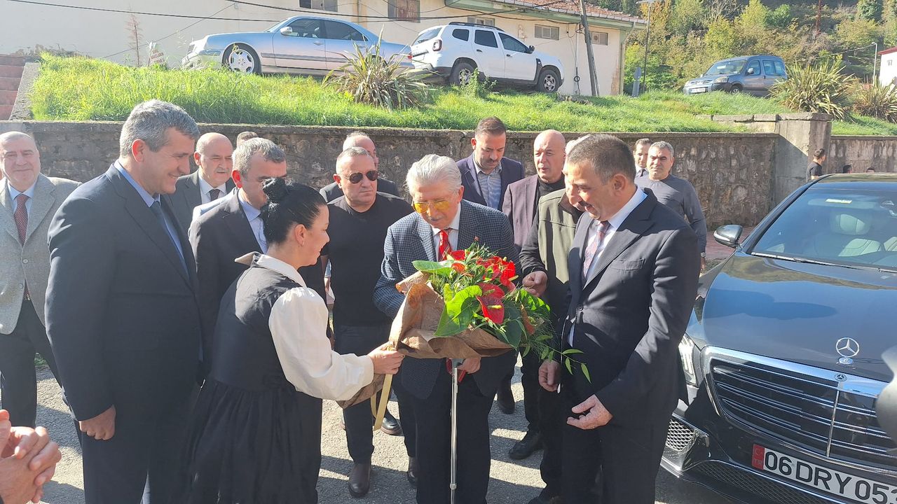 Eski TBMM başkanı Toptan Zonguldak'ta!