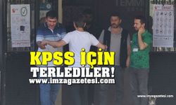Zonguldak'ta KPSS heyecanı... Öğrenciler içeride, veliler dışarıda terledi...