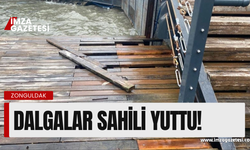 Zonguldak'ta dalgalar sahilde tahtaları parçaladı!