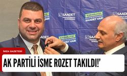 AK Parti’den Saadet Partisine geçen Cem Dereliye rozeti Genel Başkan Yardımcısı taktı