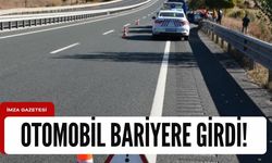 Otomobil yol kenarındaki bariyere girdi!