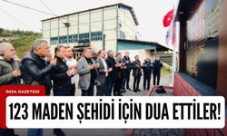 KÖMÜR KENTİN GAZETECİLERİ, AMASRA’DAKİ MADEN ŞEHİTLERİ ANITI’NI ZİYARET EDEREK ŞEHİT 123 MADENCİ İÇİN DUA ETTİLER