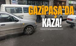 Gazipaşa Caddesi'nde korkutan kaza! Minibüs ile otomobil çarpıştı