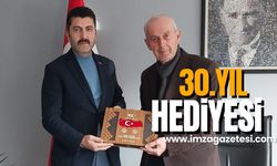 Zonguldak, Bartın, Karabük, Düzce Şube Başkanı Mithat Bülent Bağcı'dan 30.yıl hediyesi...