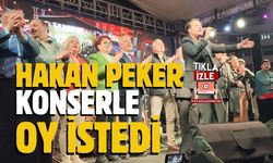 Belediye başkan adayı ünlü şarkıcı Hakan Peker, Reyhan Karaca, Burak Kut ve Zafer Peker ile konser vererek oy istedi