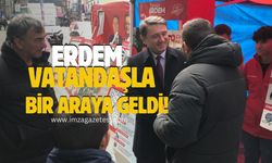 CHP Zonguldak Belediye Başkan Adayı Tahsin Erdem, seçim standında vatandaşlarla buluştu...