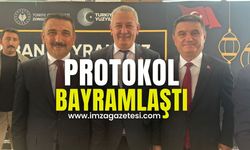 Protokol bayramlaştı, Filistin’e selam gönderdileler