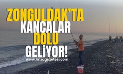 Zonguldak'ın sahilinde amatör balıkçıların keyfi... Kancalar dolu geliyor!