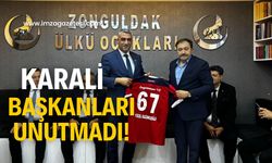 Karali’den Başkanlara Zonguldakspor forması!