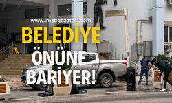 Belediye önünde çalışma sürüyor! Güvenlik üst düzey