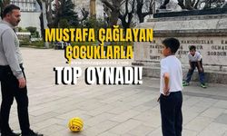 AK Parti Zonguldak İl Başkanı Mustafa Çağlayan çocuklarla top oynadı