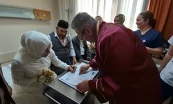 Hastane odasında nikah kıydılar...