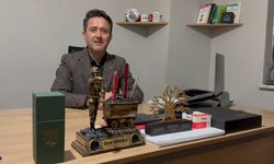 ANNELERİN DUALARIYLA BÜYÜYEN BİR NESİL: SEZER KÖROĞLU’NDAN DUYGU YÜKLÜ ANNELER GÜNÜ MESAJI