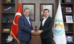 Kilimli Belediye Başkanı Kamil Altun, İznik Belediye Başkanı Usta’yı ziyaret etti...