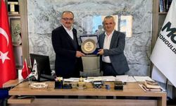 Başhekimden MÜSİAD ve AKBAL Marketlere teşekkür plaketi!