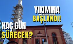 Minarenin yıkımına vinçle kubbe alemi sökülerek başlandı!