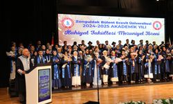 BEUN İlahiyat Fakültesi 2024-2025 Akademik Yılı Mezunlarını Geleceğe Uğurladı...