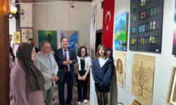 Erdemirli öğrencilerin sergisi sanatseverlerden tam not aldı...