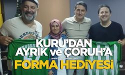 Şevket Çoruh ve İlker Ayrık’a Kozlu Belediyespor forması hediyesi