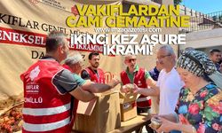 Vakıflardan cami cemaatine ikinci kez aşure ikramı!