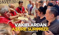 Vakıflardan cami cemaatine aşure sürprizi!