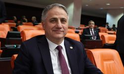 Saffet Bozkurt'tan Özgür Özel'e Sert Tepki: "Yolsuzlukları Görmezden Gelip Hedef Şaşırtıyor!"
