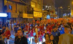 Zonguldak’ta 30 Ağustos Coşkusu: Yüzlerce Kişi Fener Alayı Yürüyüşüne Katıldı