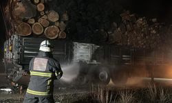 Lastikleri Tutuşan Tır Alev Alacakken İtfaiye Kurtardı