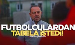 Can Güven futbolculardan tabela istedi