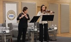 Sempozyum Mini Konserle Başladı!