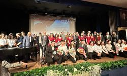 Sanatın Kalbi Ereğli’de Attı: “Kim Var?” Gecesi Ayakta Alkışlandı!