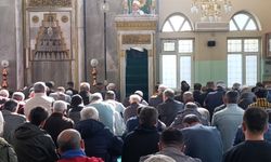 Cuma Hutbesinde Çağrı: "Lüks ve İsraf İçeren Düğünler yapmayın. Aileyi Sapkın İdeolojilerden Koruyalım!"