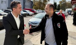 AK Parti Merkez İlçe Başkanı Sezer Köroğlu, Cuma Namazı Sonrası Esnafı Ziyaret Etti