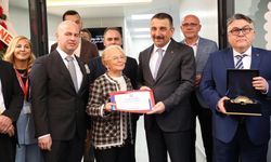 Hayırsever Bozkurt Ailesine Vali Hacıbektaşoğlu'ndan Teşekkür