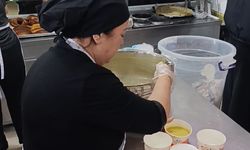 Öğrenciler çorba içerek Gazze’ye destek oldu...