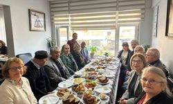 CHP Kozlu İlçe başkanlığı Öğretmenler Günü samimi bir kahvaltı ile kutladı..