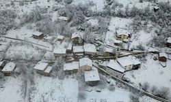 Bartın'da kar kalınlığı 1 metreyi aştı...