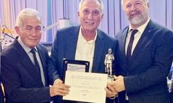 Meslekte 40. ve 50.Yılını Dolduran Maden Mühendislerine Plaket Verildi