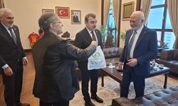 Ahmet Çolakoğlu ve "Aynur Abla"dan Mustafa Elitaş’a "Manda Yoğurdu" İkramı...