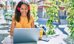 Dere Geliyor Dere Şarkı Sözleri Nedir?