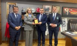 Kaymakam Şıktaş’tan Milletvekili Çolakoğlu’na Anlamlı Plaket