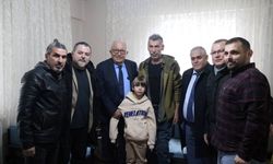 Başkan Posbıyık, Depremzede Aileyi Evinde Ziyaret Etti