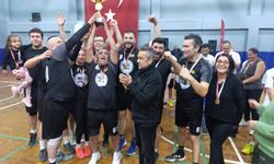 Kilimli’de Kaymakamlık Voleybol Turnuvası Tamamlandı: Şampiyon Muhtarlar Oldu