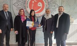 Türkiye Derecesi Yapan Öğrencilere Ensar Vakfı’ndan Ödül